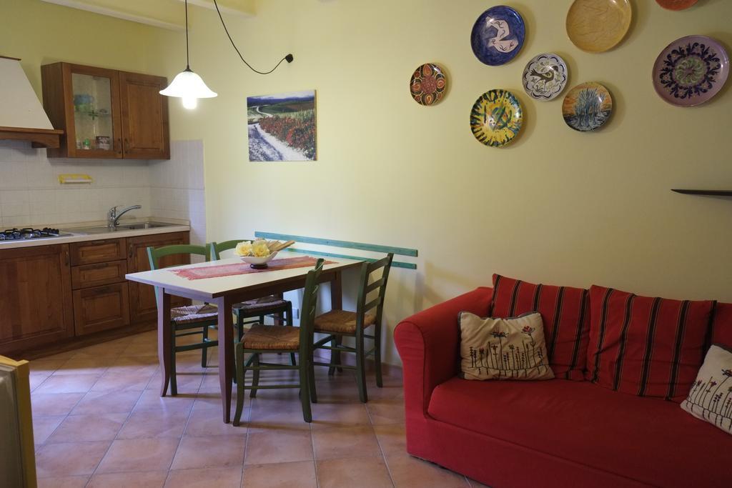 Agriturismo La Roverella Монтерони-д'Арбия Экстерьер фото