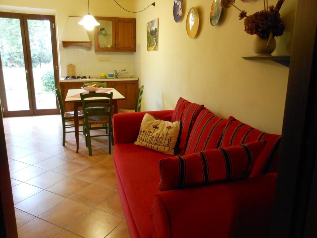 Agriturismo La Roverella Монтерони-д'Арбия Экстерьер фото